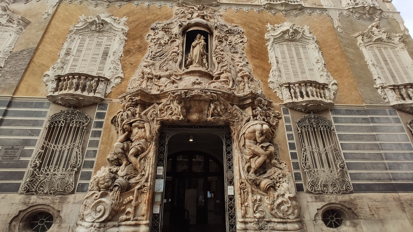 Le Musée National de la Céramique (Palais du Marqués de Dos Aguas)